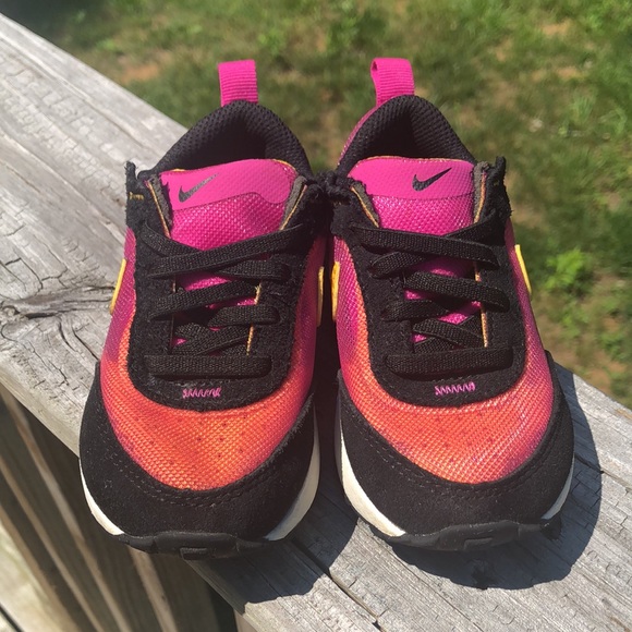 Girls Nike running sneakers - Picture 2 of 7